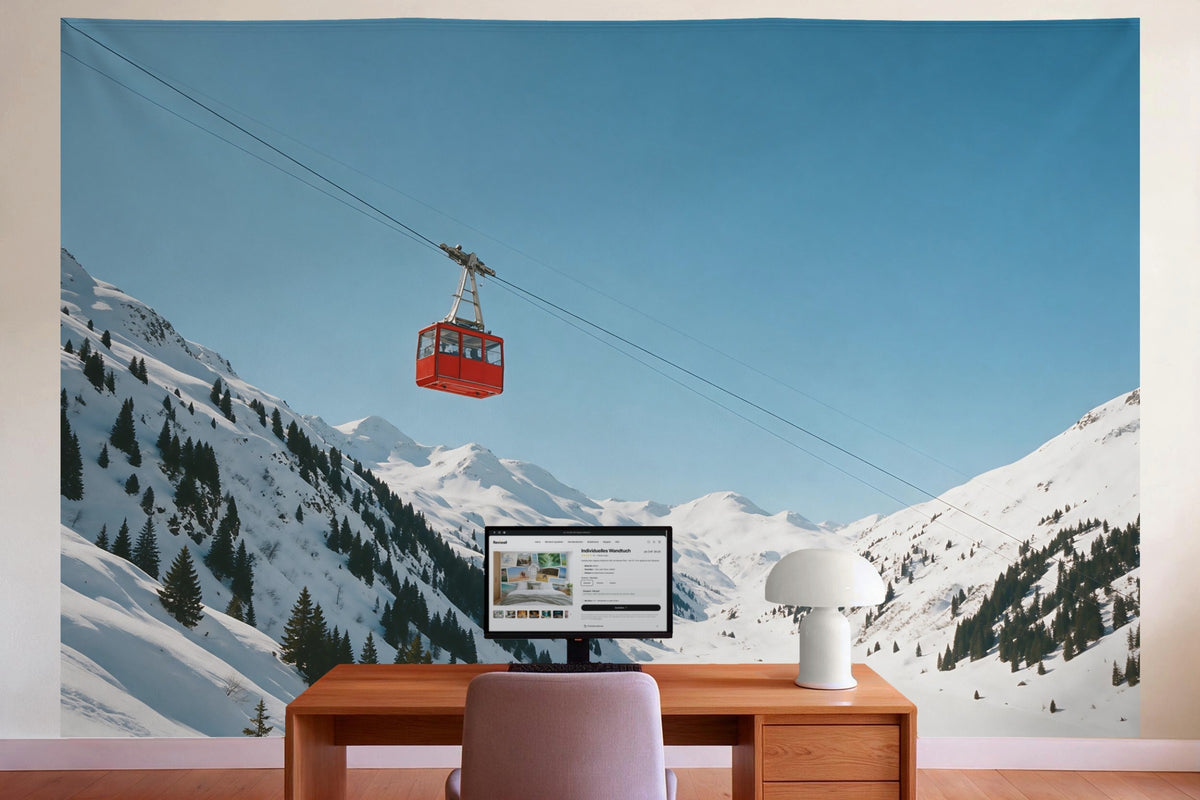 Déco murale dans le bureau derrière la table de travail : tenture murale Cabine de téléphérique rouge au-dessus de la vallée, imprimée sur tissu