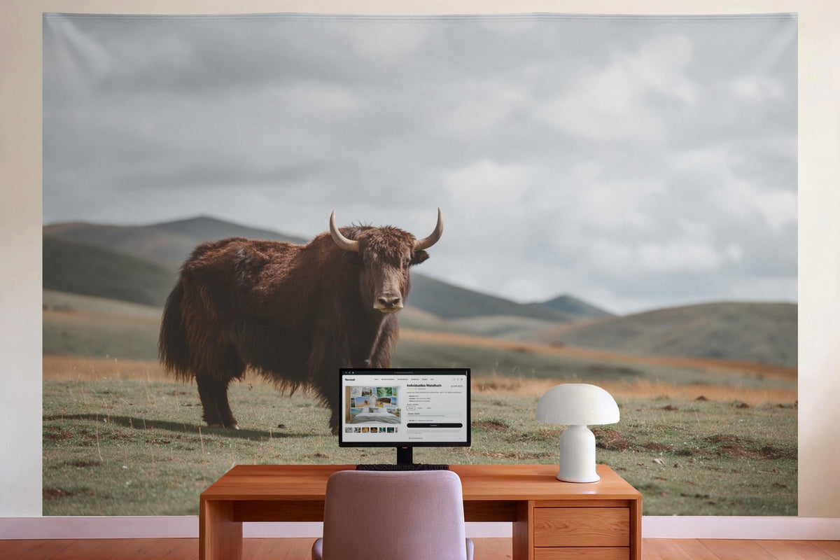 Wanddeko im Büro hinter dem Schreibtisch: Wandtuch Yak im Hochland, auf Stoff gedruckt