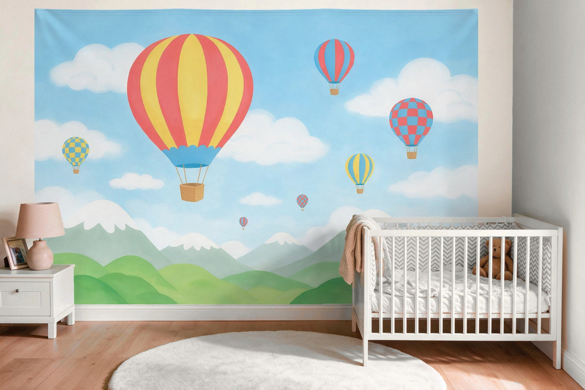 Tapiz de pared XXL Globos aerostáticos sobre las montañas como decoración en la habitación del bebé sobre la cuna