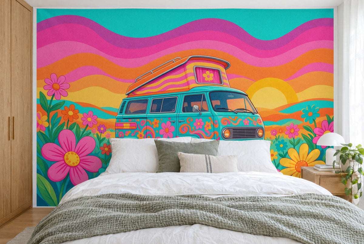 Grosses Wandtuch Hippie-Bus im Blumenmeer im Schlafzimmer wandfüllend hinter dem Bett – Wandbehang aus Stoff
