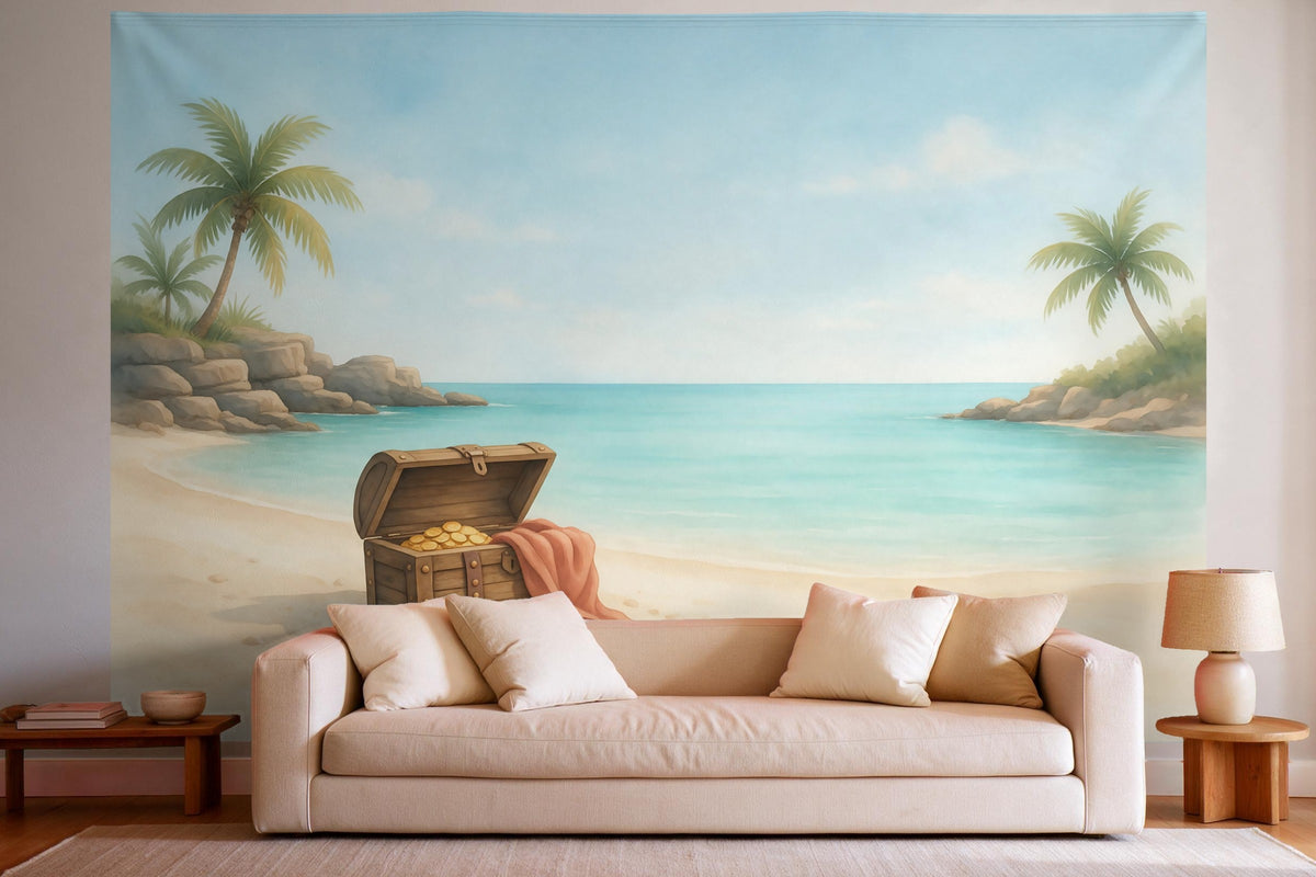 Déco murale dans un salon lumineux au-dessus du canapé : tenture murale Baie des pirates avec coffre au trésor, imprimée sur tissu