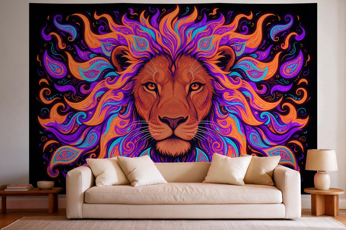 Déco murale dans un salon lumineux au-dessus du canapé : tenture murale Lion psychédélique néon, imprimée sur tissu