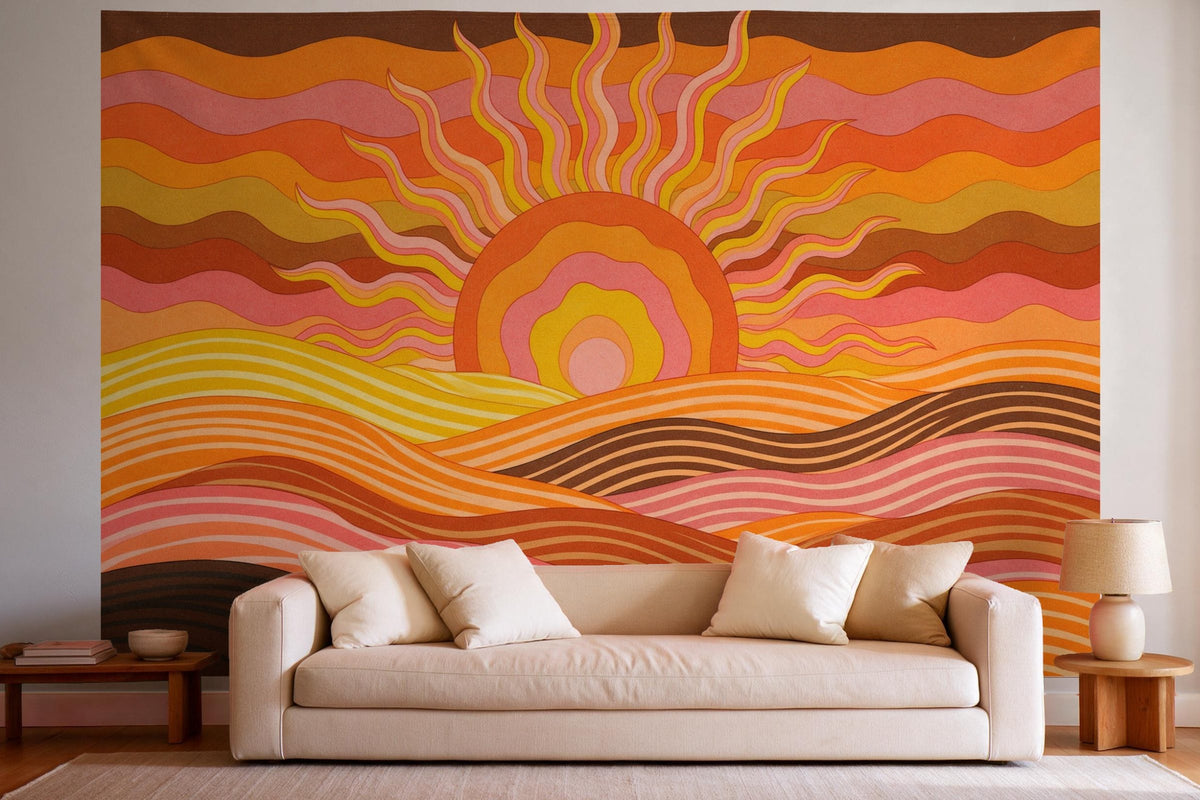 Wandtuch XXL Psychedelic-Sonne über Wellenbergen als Wanddeko im hellen Wohnzimmer über dem Sofa