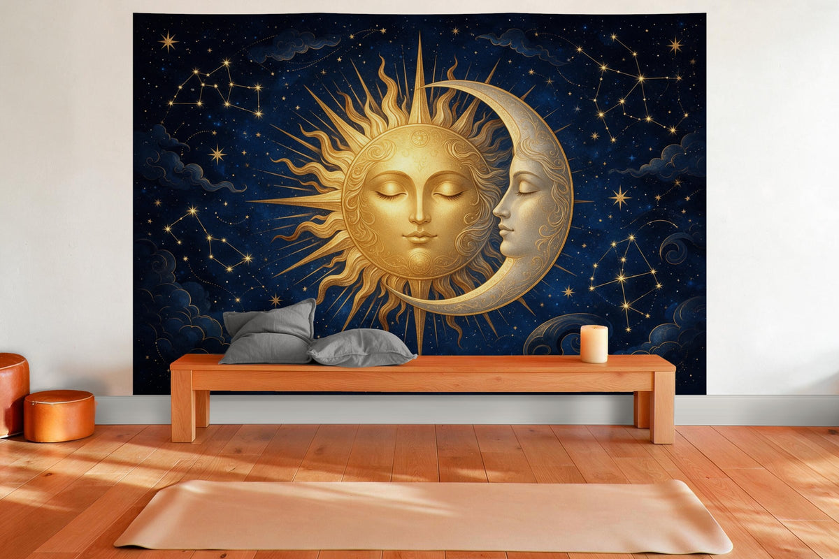 Wandtuch XXL Sonne und Mond als Gesichter in Gold als Wanddeko im Yogaraum