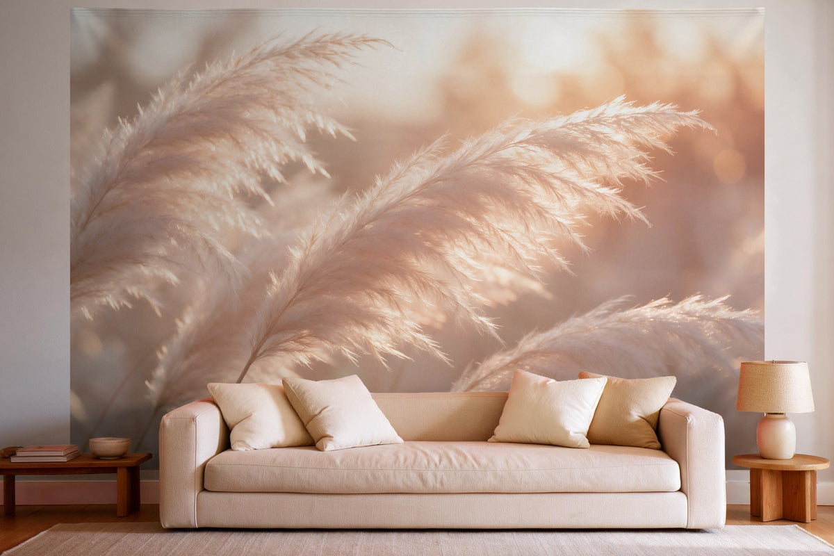 Tenture murale XXL Herbe de la pampa au soleil doré en déco murale dans un salon lumineux au-dessus du canapé