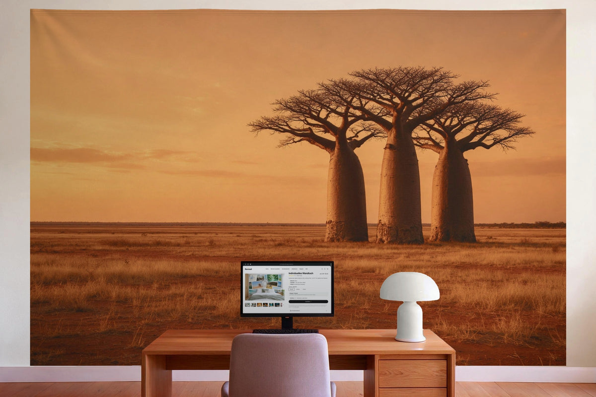 Wanddeko im Büro hinter dem Schreibtisch: Wandtuch Affenbrotbäume in Afrika bei Abendrot, auf Stoff gedruckt