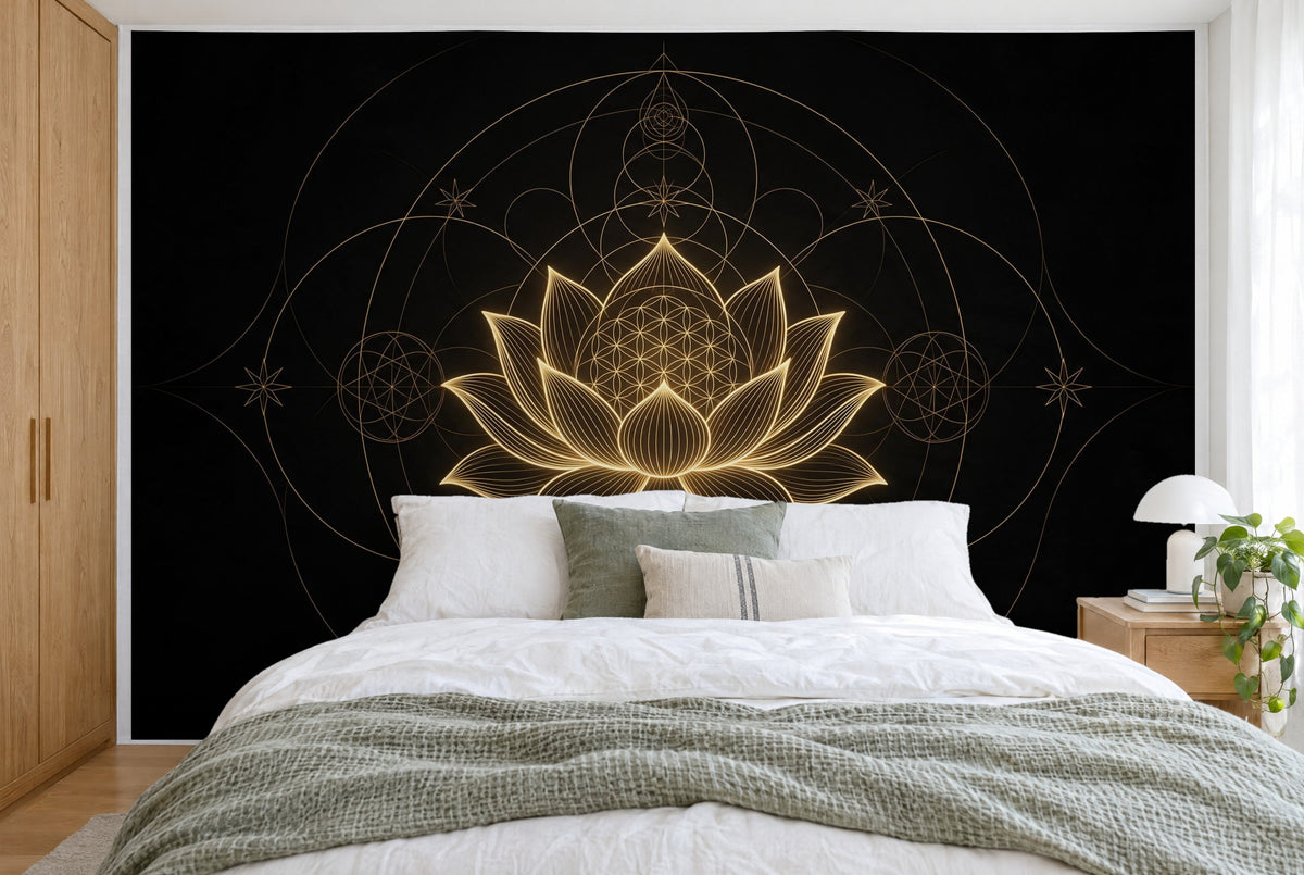 Grande tenture murale Lotus doré sur noir dans la chambre, sur tout le mur derrière le lit – tapisserie en tissu