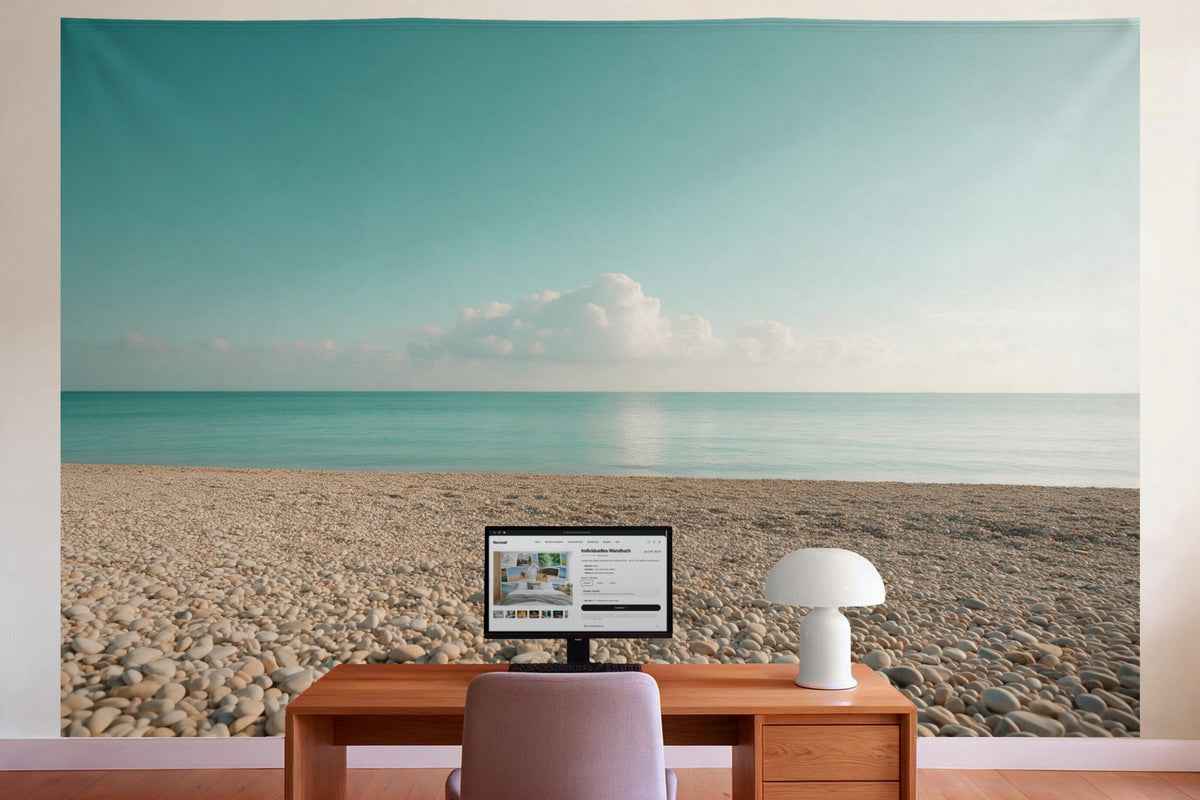 Decoración de pared en la oficina detrás del escritorio: tapiz de tela Playa de guijarros bajo cielo nublado