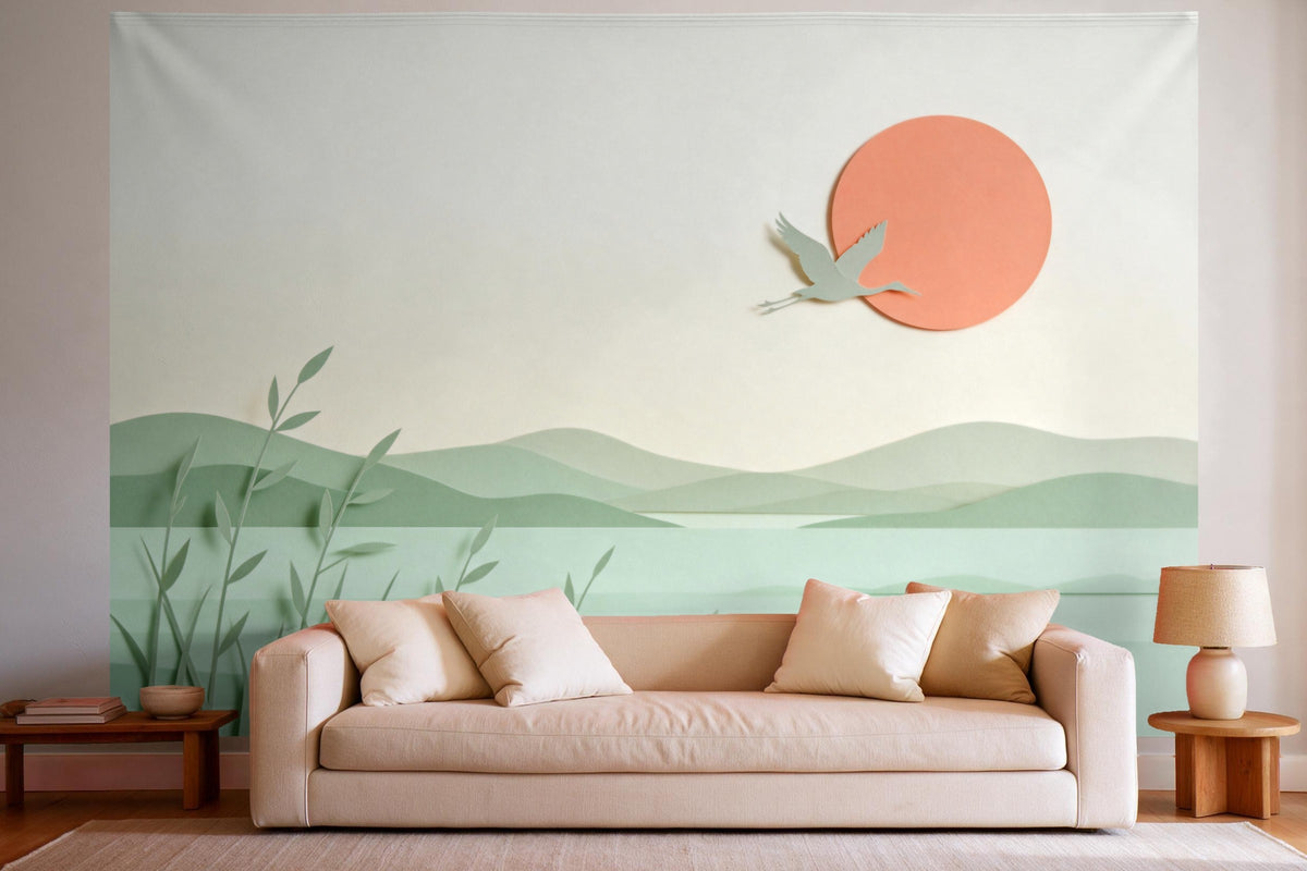 Decoración de pared en un salón luminoso sobre el sofá: tapiz de tela Grulla en papel recortado