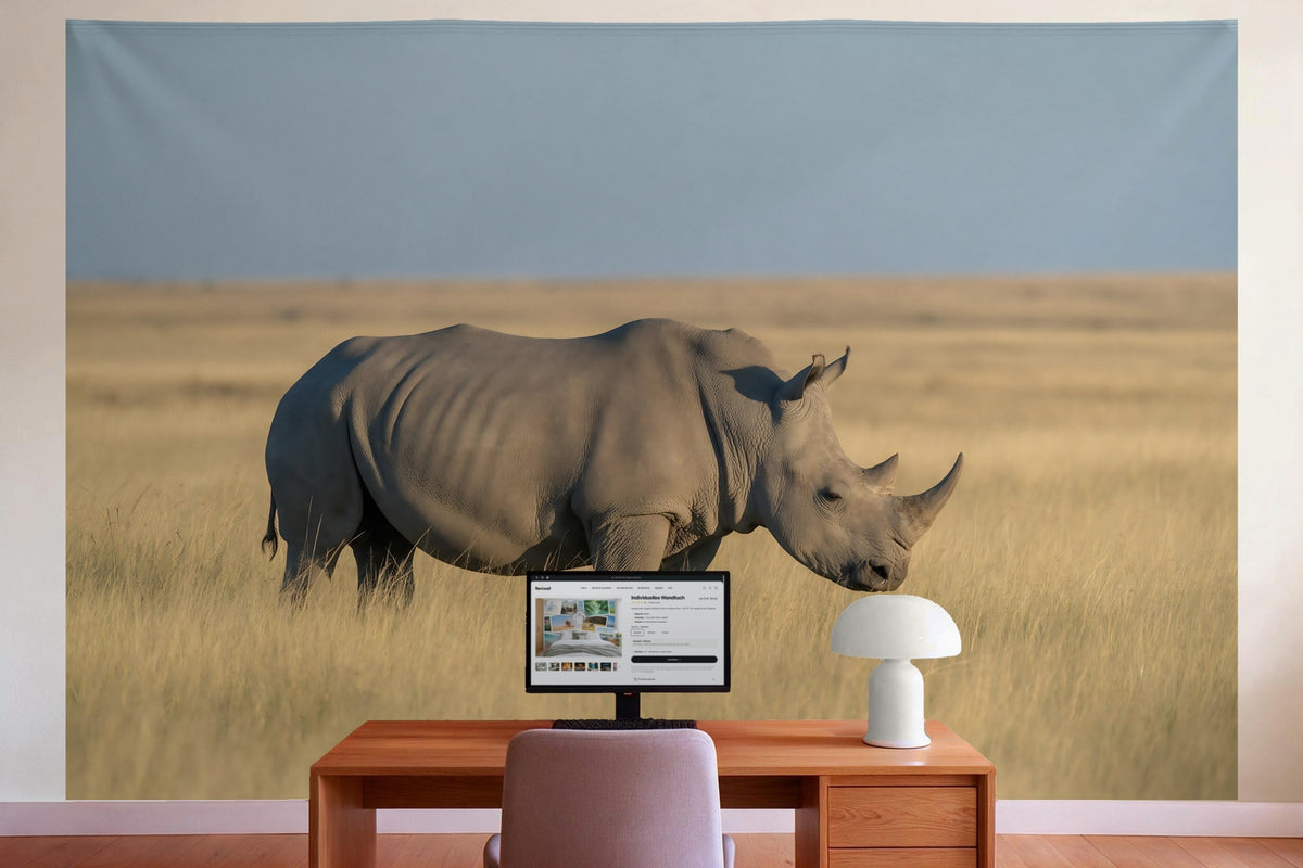 Wanddeko im Büro hinter dem Schreibtisch: Wandtuch Nashorn in der Steppe, auf Stoff gedruckt