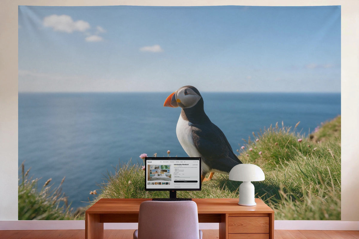 Wanddeko im Büro hinter dem Schreibtisch: Wandtuch Papageientaucher auf der Klippe, auf Stoff gedruckt