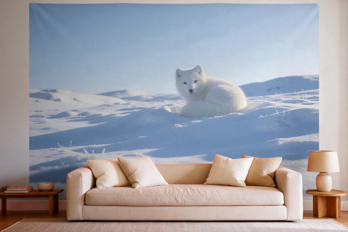 Tapiz de pared XXL Zorro ártico en la nieve como decoración en un salón luminoso sobre el sofá