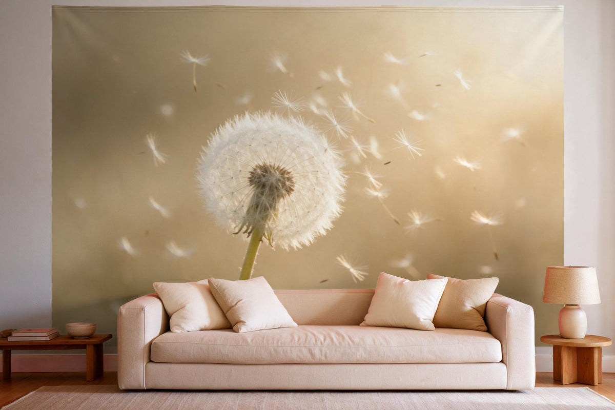 Wandtuch XXL Pusteblume im goldenen Gegenlicht als Wanddeko im hellen Wohnzimmer über dem Sofa