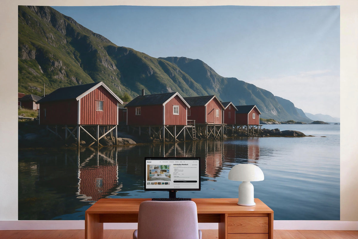 Wanddeko im Büro hinter dem Schreibtisch: Wandtuch Rote Fischerhütten am Fjord, auf Stoff gedruckt