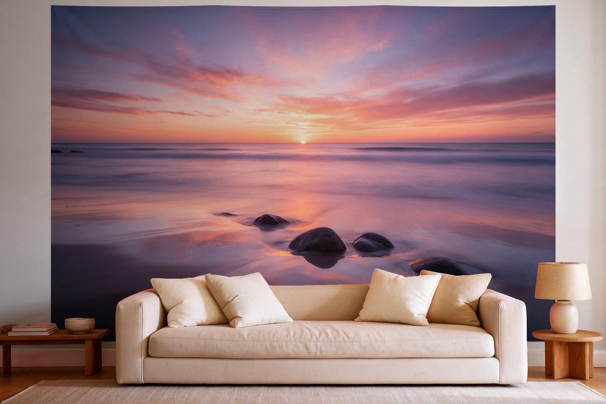 Tapiz de pared XXL Atardecer en el mar como decoración en un salón luminoso sobre el sofá
