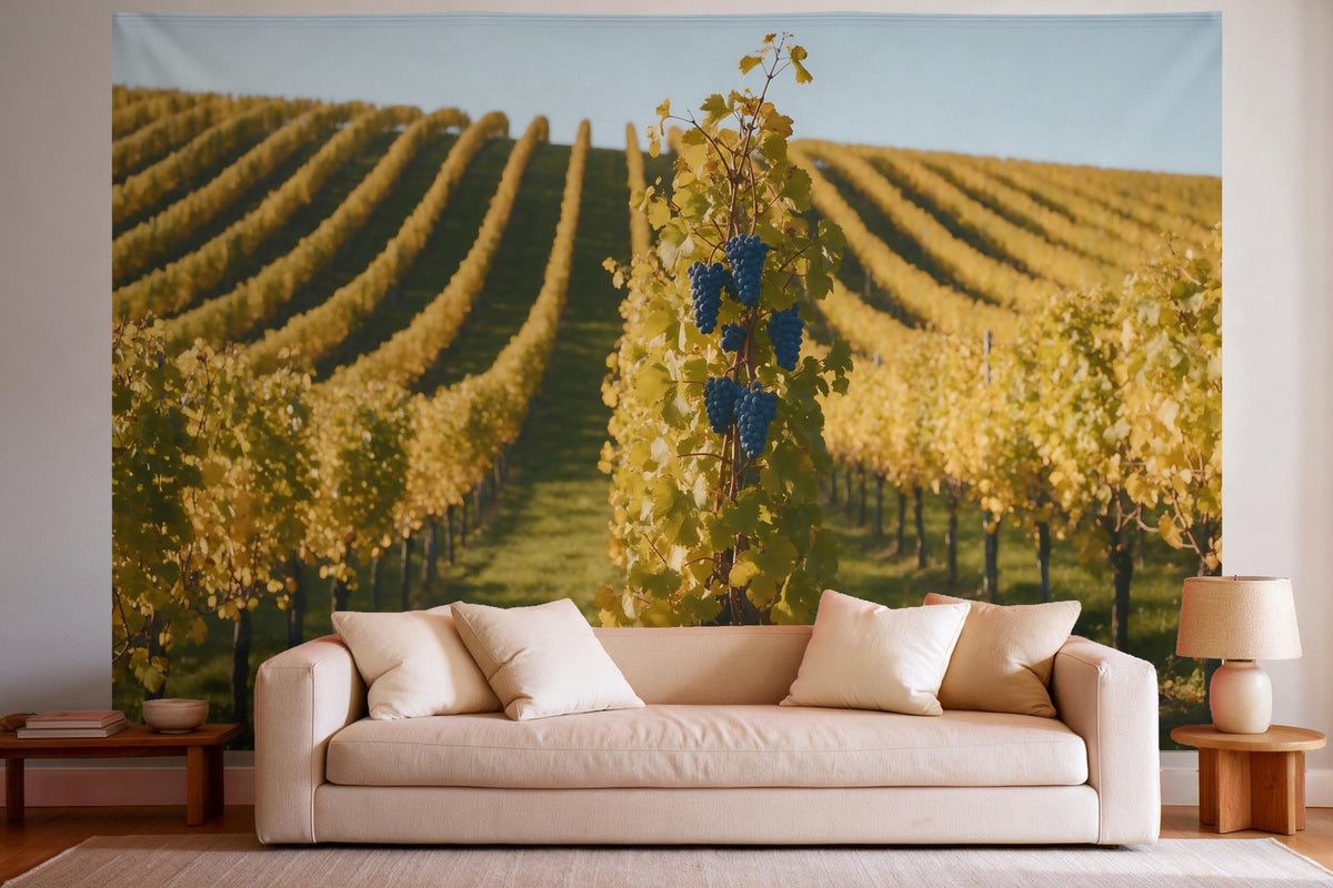 Wandtuch XXL Weinberg im Herbst als Wanddeko im hellen Wohnzimmer über dem Sofa