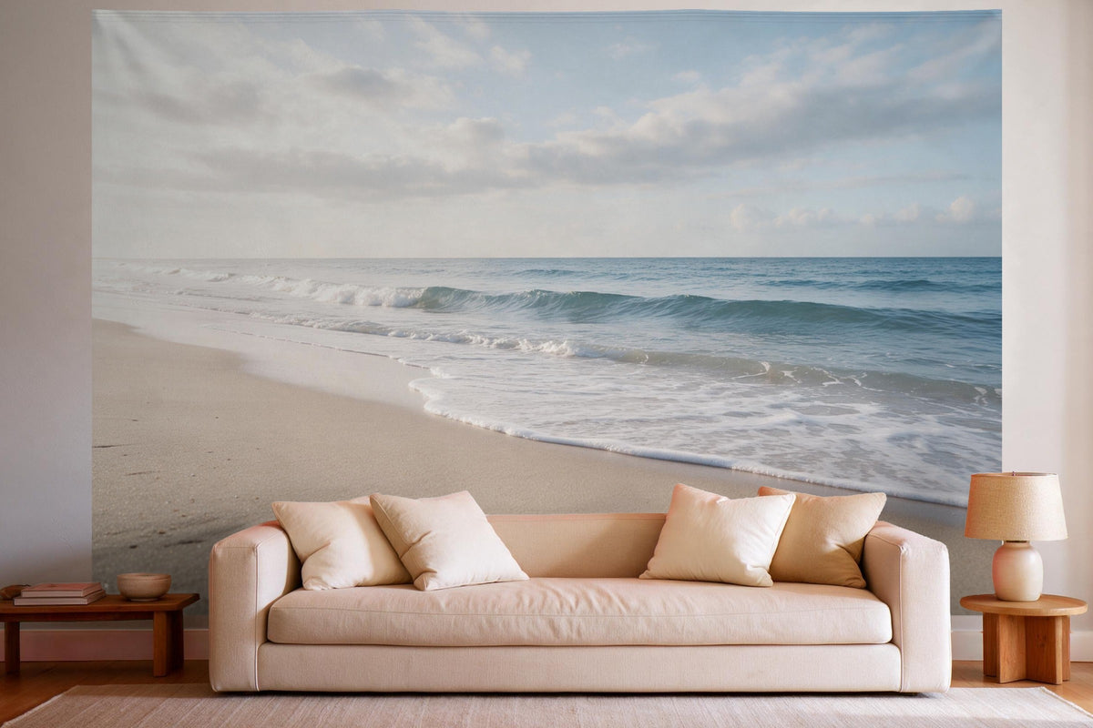 Tenture murale XXL Plage aux vagues douces en déco murale dans un salon lumineux au-dessus du canapé