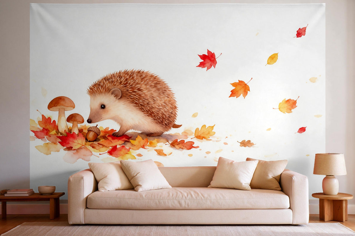 Wandtuch XXL Igel im Herbstlaub als Wanddeko im hellen Wohnzimmer über dem Sofa