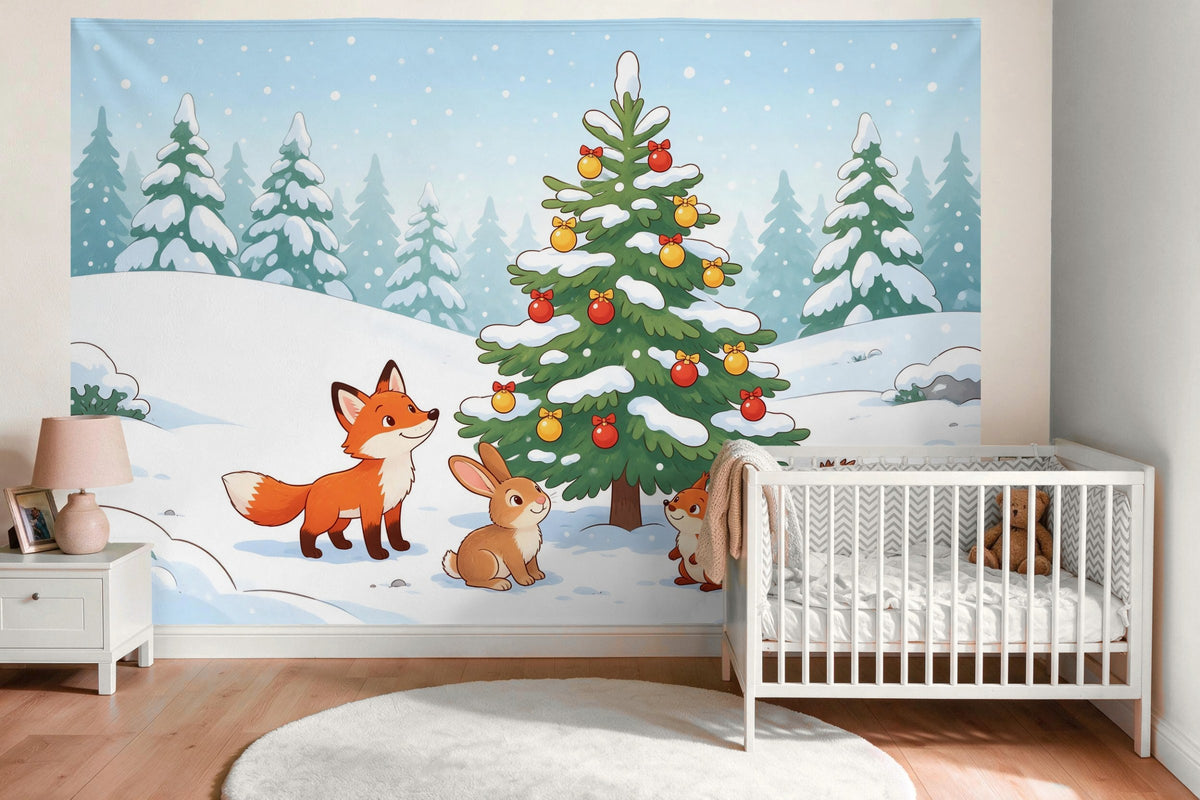 Wanddeko im Babyzimmer über dem Babybett: Wandtuch Waldtiere am Weihnachtsbaum, auf Stoff gedruckt