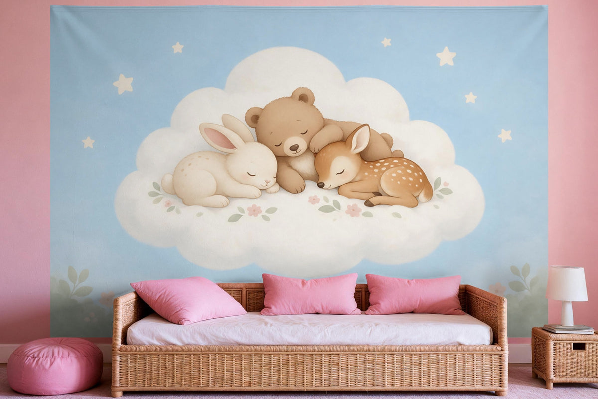 Wanddeko im Mädchenzimmer: Wandtuch mit den schlafenden Tierbabys auf der Wolke, auf Stoff gedruckt