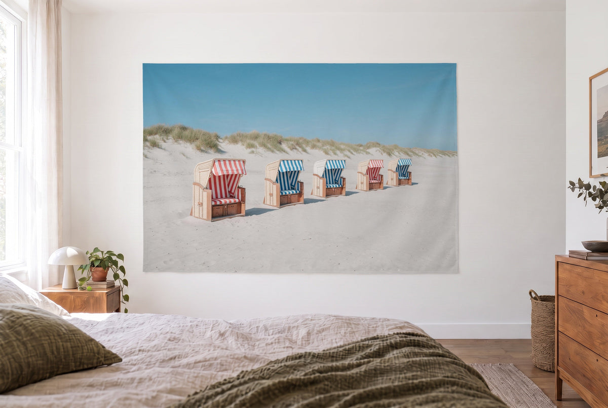 Outdoor Wandbild Balkon: Wandtuch Strandkorb-Idylle am Dünenstrand