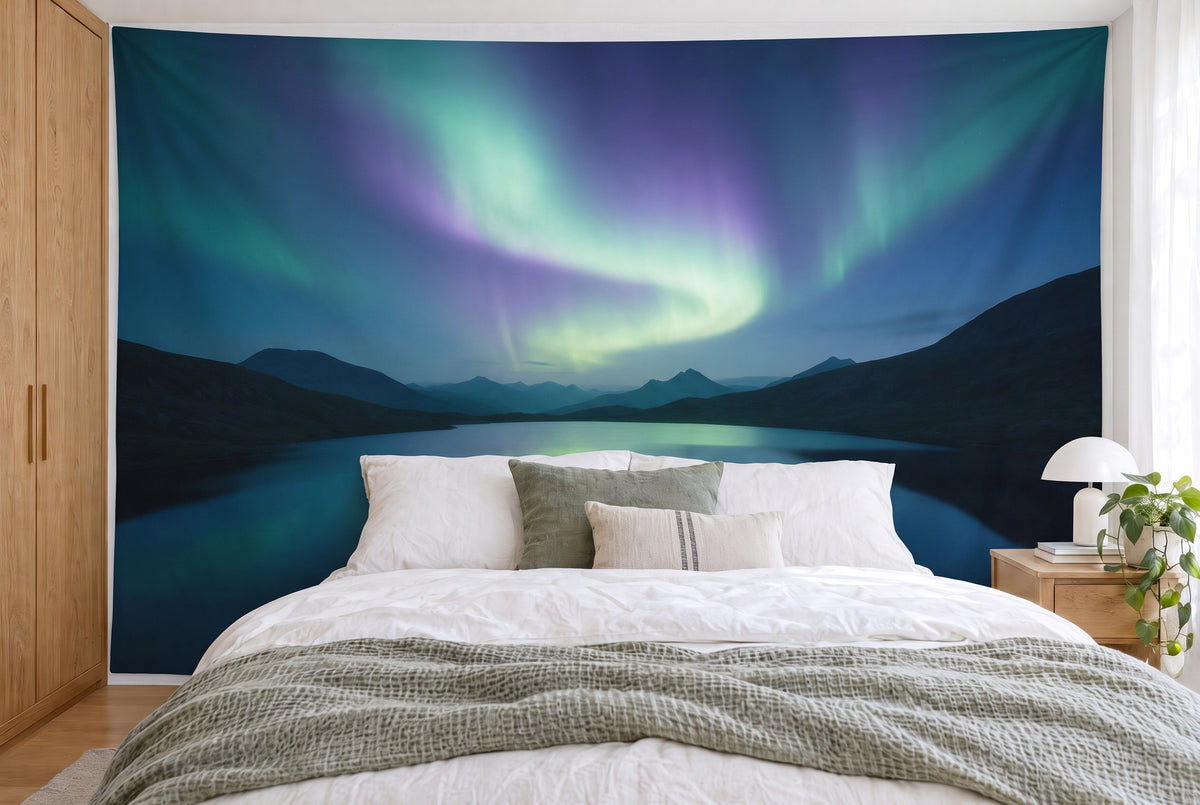 Polarlichter über dem Bergsee Wandtuch XXL