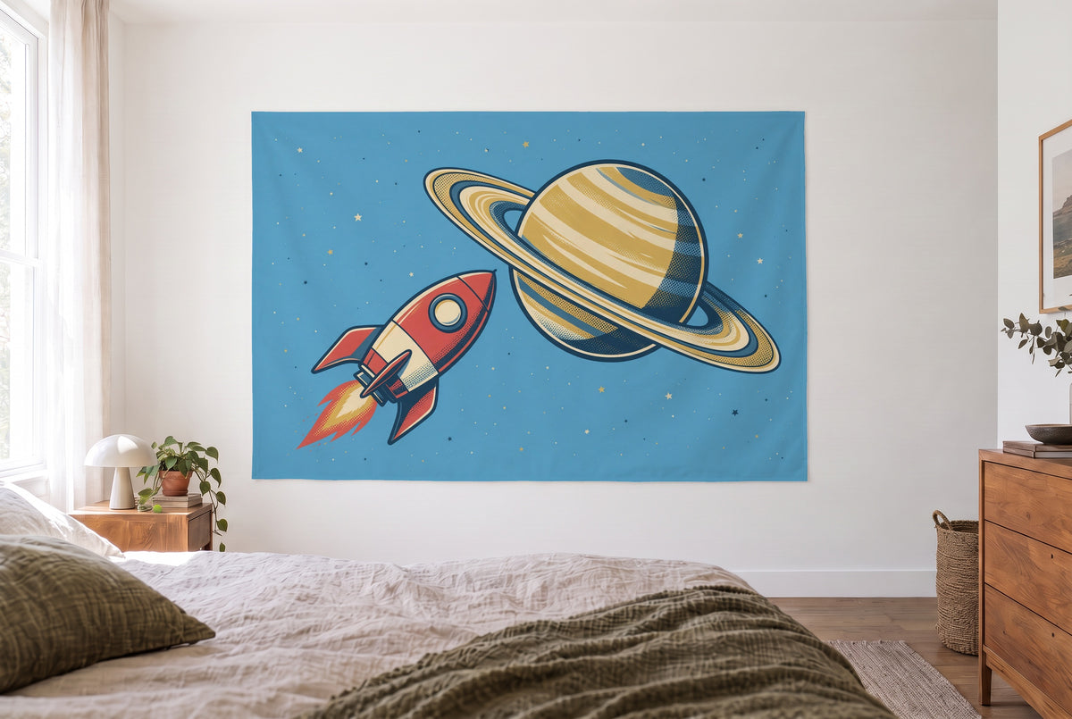 Tapiz Cohete de cómic en el espacio en el dormitorio claro frente a la cama, cómoda de madera a la derecha – azul cielo, rojo