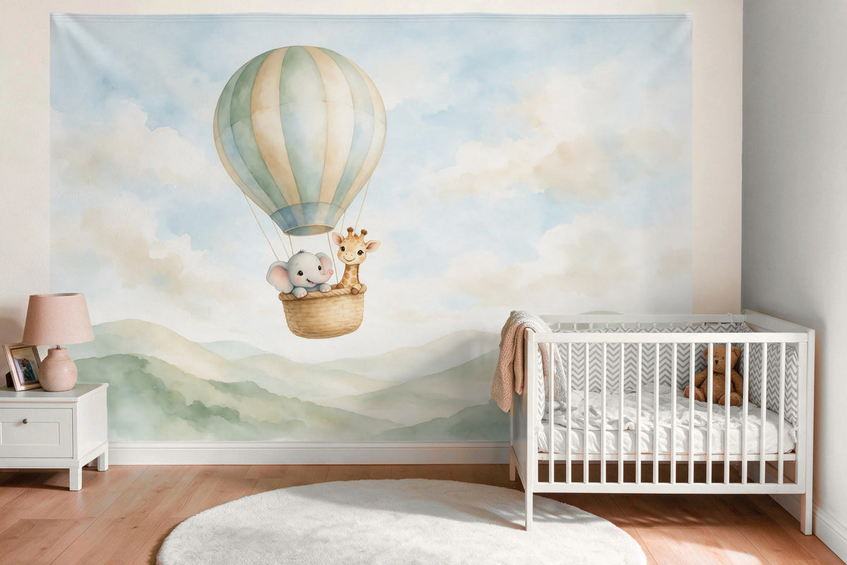 Tapiz de pared XXL Globo aerostático con amigos animales como decoración en la habitación del bebé sobre la cuna