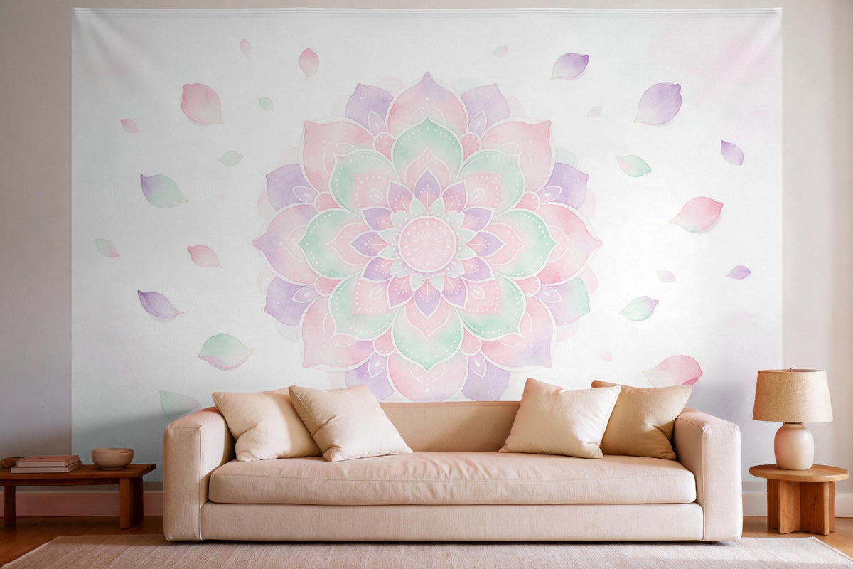 Wanddeko im hellen Wohnzimmer über dem Sofa: Wandtuch Mandala in Pastell-Aquarell, auf Stoff gedruckt