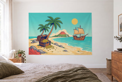 Wandtuch Pirateninsel im Comic-Stil im hellen Schlafzimmer gegenüber dem Bett, rechts eine Holzkommode – Türkis, Gelb und Rot