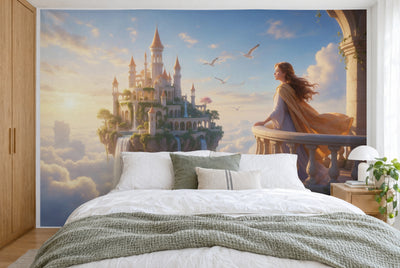 Bedruckter Stoff im XXL-Format: Mädchen rechts am Balkon, links ein Wolkenschloss mit Wasserfall, wandfüllend hinter dem Bett