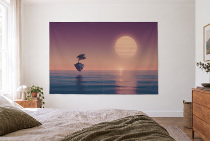 Tapiz Isla flotante a la luz de la luna retro en el dormitorio frente a la cama, cómoda de madera a la derecha – violeta