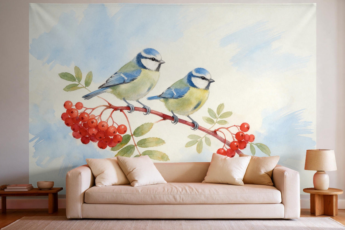Wandtuch XXL Blaumeisen auf dem Vogelbeerzweig als Wanddeko im hellen Wohnzimmer über dem Sofa