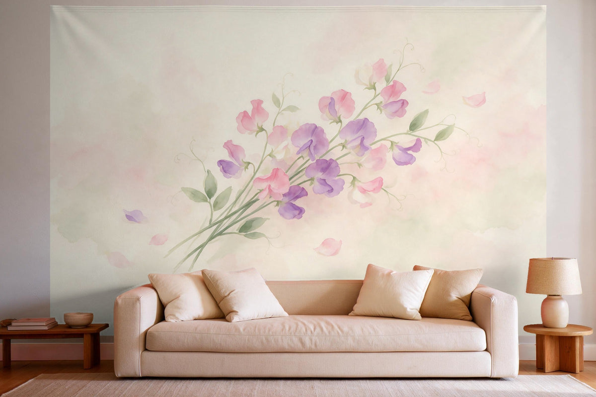 Decoración de pared en un salón luminoso sobre el sofá: tapiz de tela Guisantes de olor en acuarela