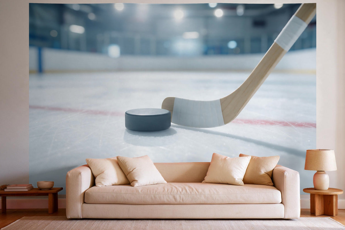 Wanddeko im hellen Wohnzimmer über dem Sofa: Wandtuch Eishockey-Puck auf dem Eis, auf Stoff gedruckt