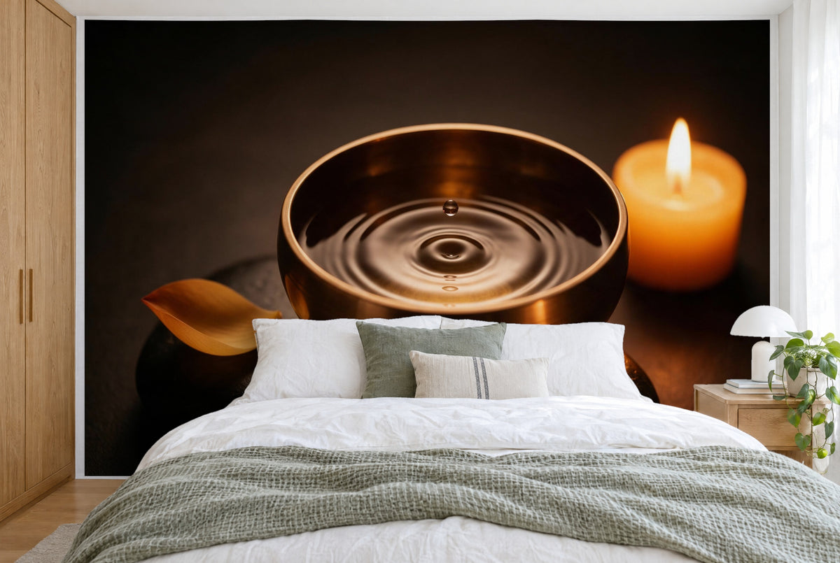 Grande tenture murale Bol chantant avec goutte d’eau dans la chambre, sur tout le mur derrière le lit – tapisserie en tissu