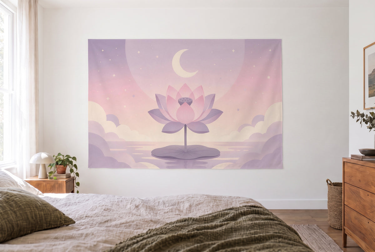 Tapiz loto y luna en pastel en un dormitorio claro frente a la cama, cómoda de madera a la derecha – lavanda y rosa