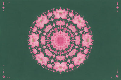 Mandala de fleurs de lotus roses au centre sur fond vert foncé, tenture murale imprimée sur tissu – rose et vert