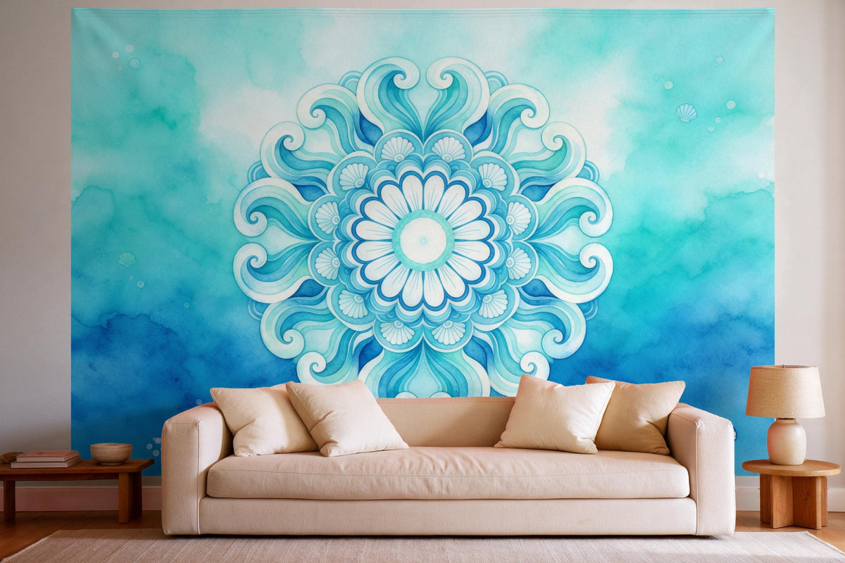 Wanddeko im hellen Wohnzimmer über dem Sofa: Wandtuch Mandala in Ozeanblau und Türkis, auf Stoff gedruckt