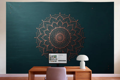 Déco murale dans le bureau derrière la table de travail : tenture murale Mandala pétrole et cuivre, imprimée sur tissu