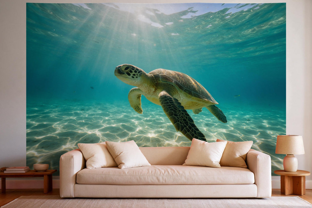 Wandtuch XXL Meeresschildkröte im Sonnenlicht als Wanddeko im hellen Wohnzimmer über dem Sofa