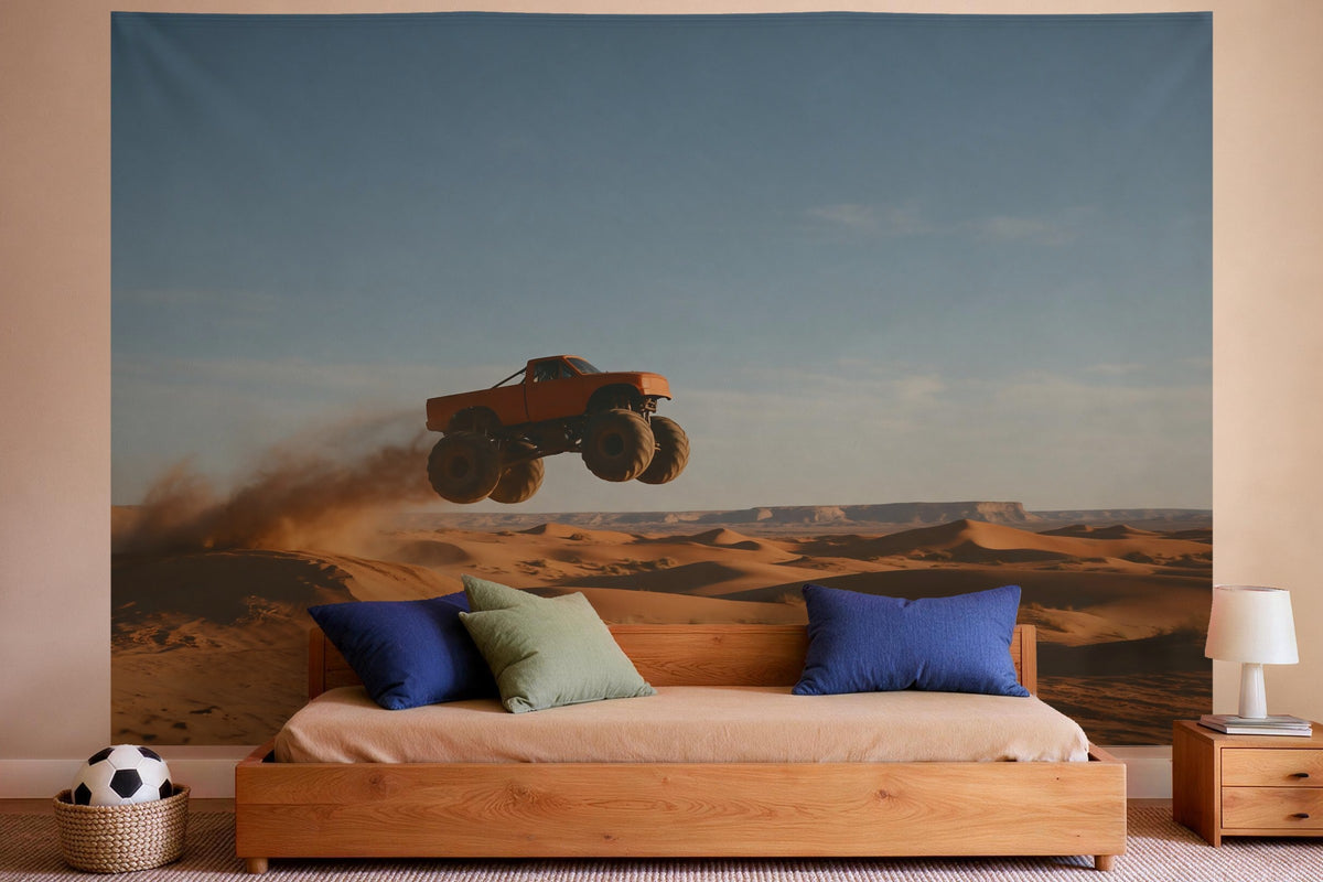 Tapiz de pared XXL Monster truck en el desierto como decoración en un dormitorio de niño