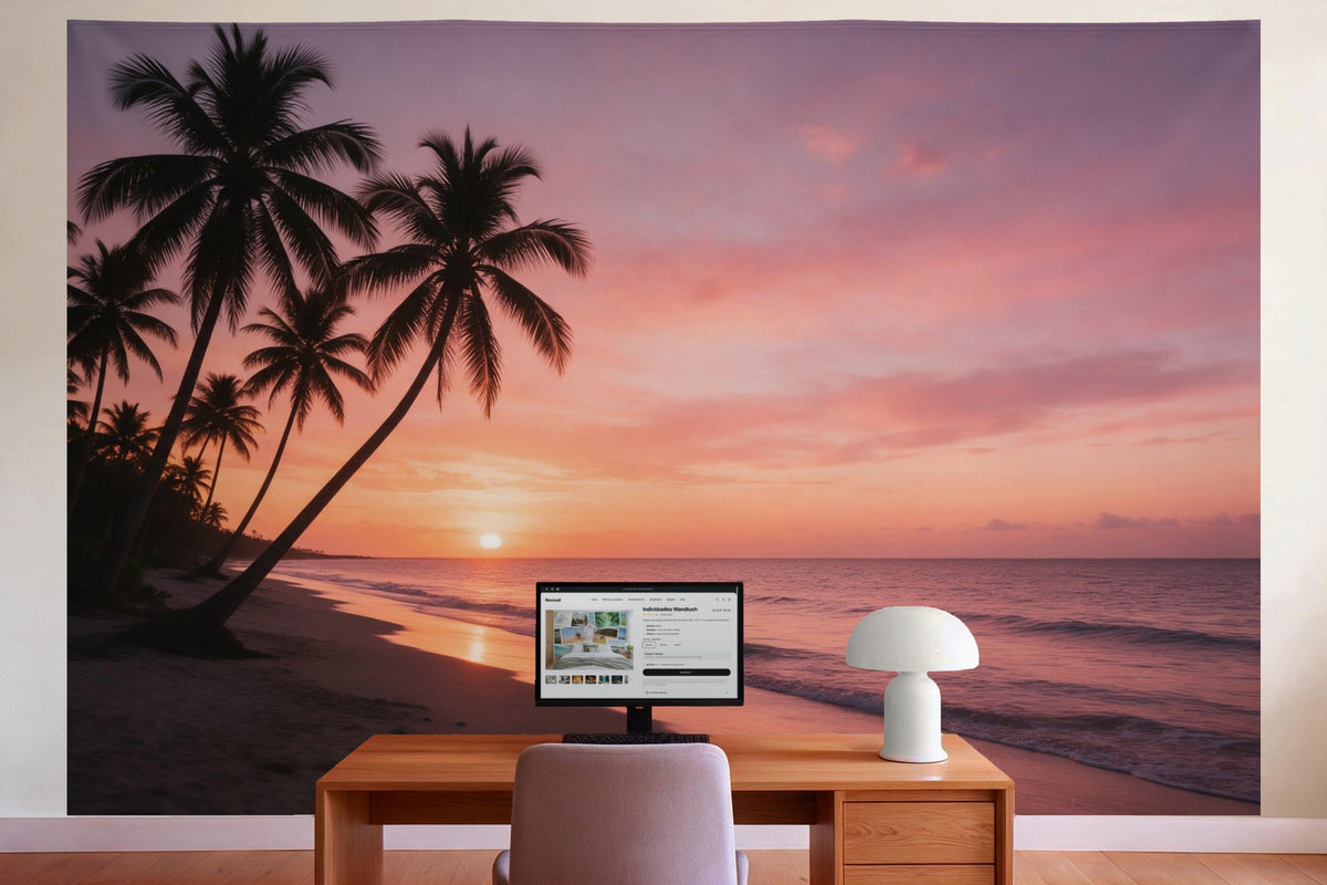 Déco murale dans le bureau derrière la table de travail : tenture murale Palmiers au coucher du soleil, imprimée sur tissu