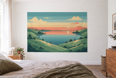 Tenture paysage pixel art avec lac, chambre claire face au lit, commode en bois à droite – bleu et vert