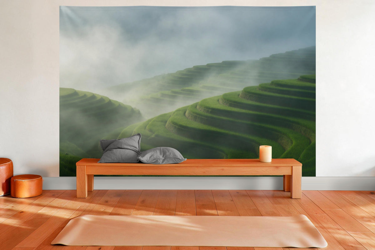 Wanddeko im Yogaraum: Wandtuch Reisterrassen im Morgennebel, auf Stoff gedruckt