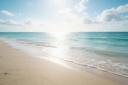 Plage de sable avec mer turquoise et blancs nuages, tenture murale imprimée sur tissu – turquoise et beige