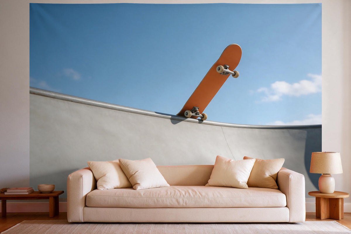 Wanddeko im hellen Wohnzimmer über dem Sofa: Wandtuch Skateboard in der Halfpipe, auf Stoff gedruckt