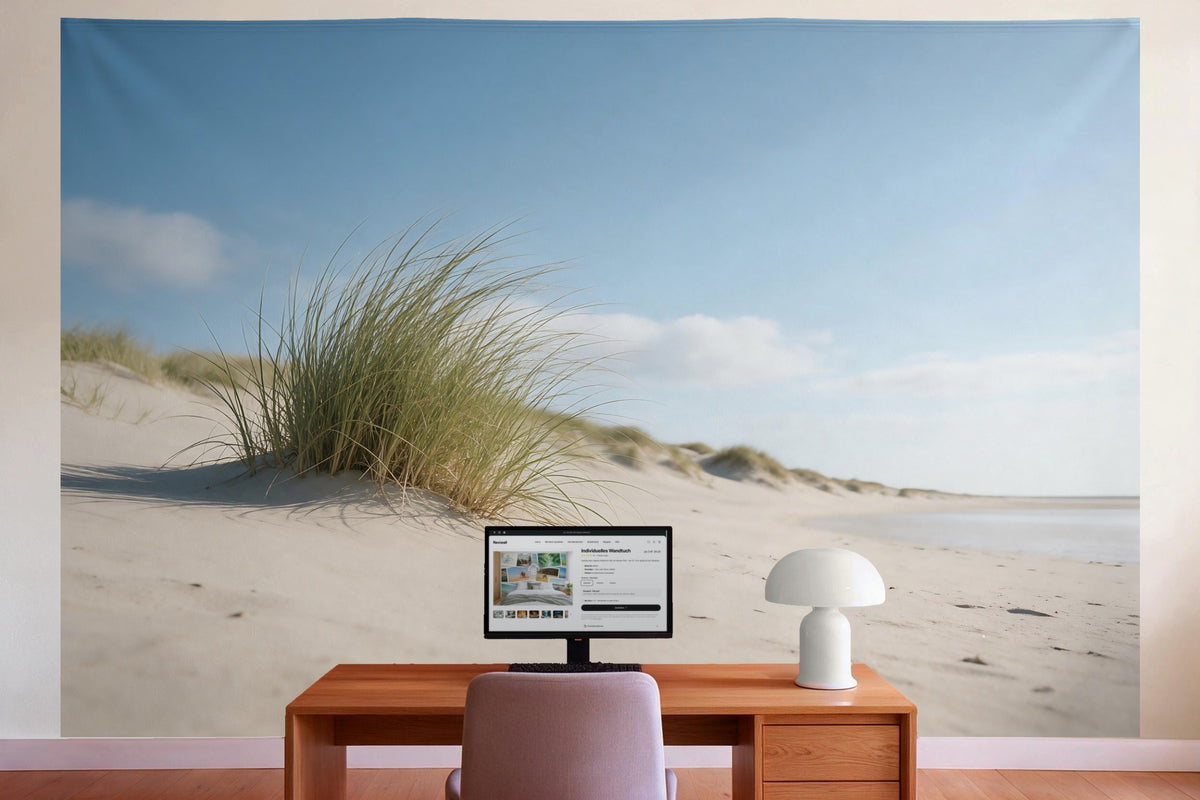 Wanddeko im Büro hinter dem Schreibtisch: Wandtuch Strandhafer in den Dünen, auf Stoff gedruckt