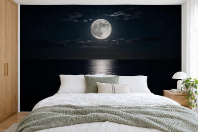 Grande tenture murale Pleine lune sur la mer dans la chambre, sur tout le mur derrière le lit – tapisserie en tissu