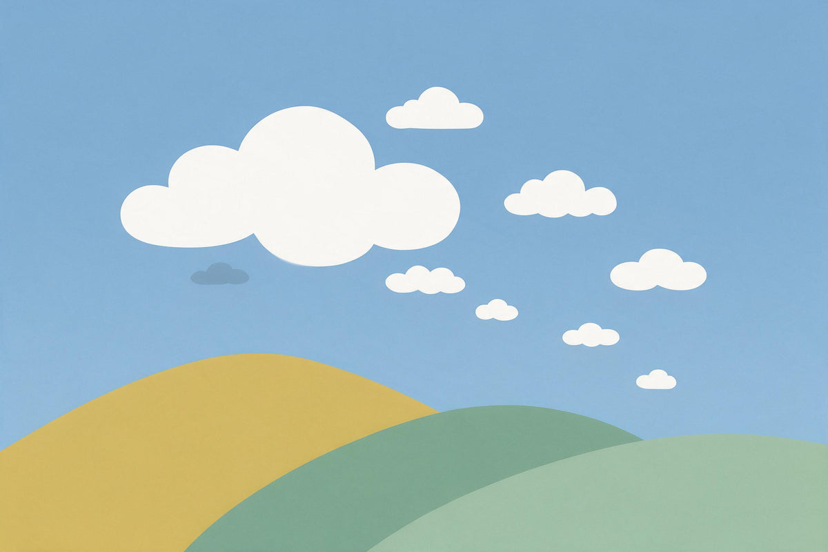 Wolken: runde Mid-Century-Wolken über Hügeln in Gelb und Grün, als Wandtuch, auf Stoff gedruckt – Blau